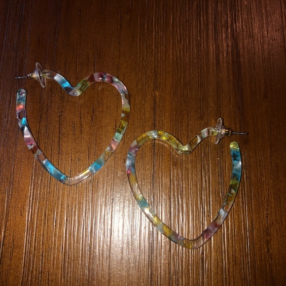 Acetate Pastels Open Heart Hoop Tortoise Earrings - Picture 3 of 5